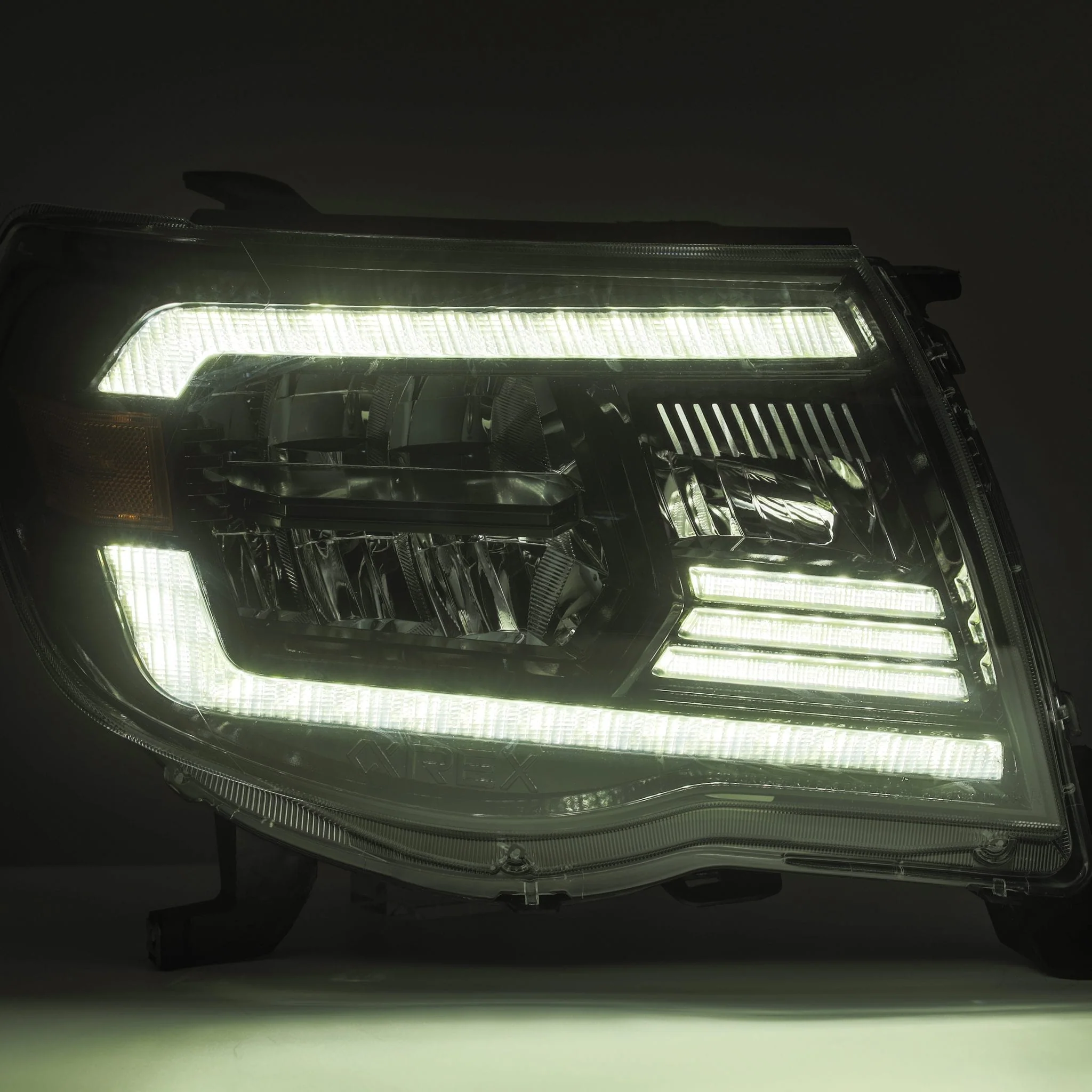 05-11 Toyota Tacoma LUXX-Series LED Crystal Headlights Alpha-Black - Image 4