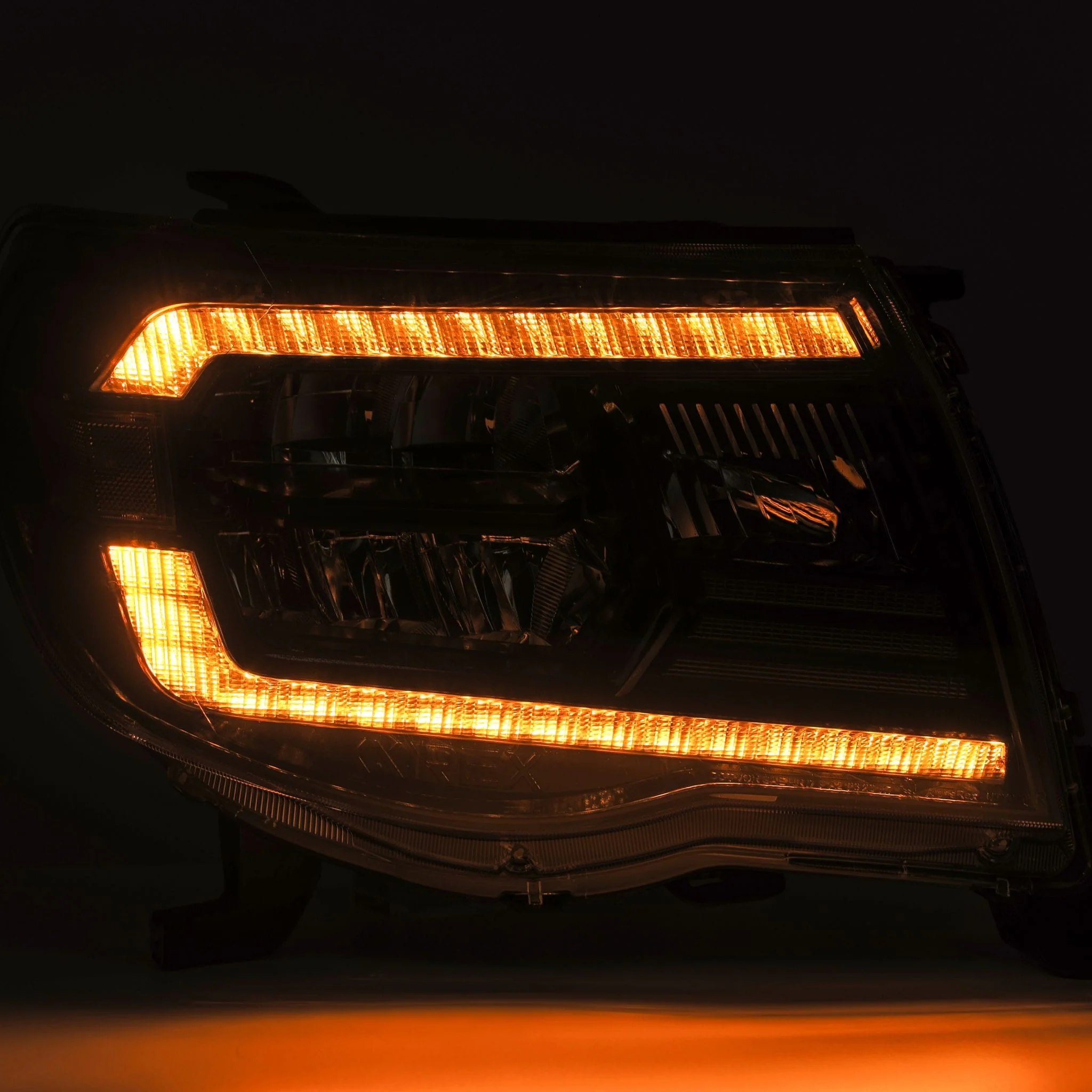 05-11 Toyota Tacoma LUXX-Series LED Crystal Headlights Chrome - Image 5