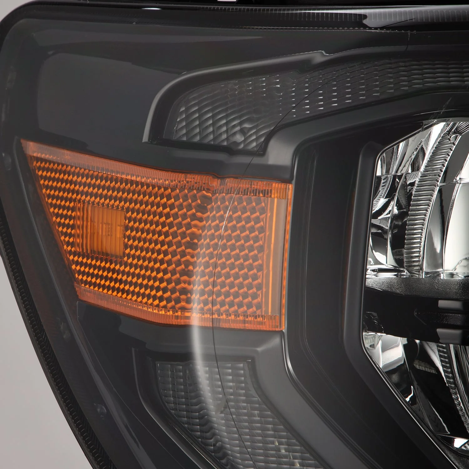 07-13 Toyota Tundra/08-17 Toyota Sequoia MK II LUXX-Series LED Crystal Headlights Alpha-Black (Without Level Adjuster) - Image 7