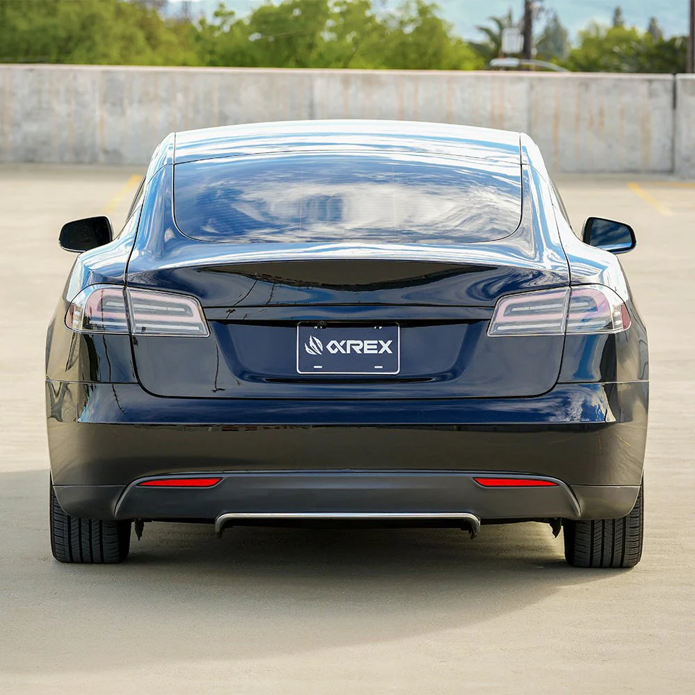 12-21 Tesla Model S LUXX-Series LED Tail Lights Black Red (With Black Trunk Center Piece Replacement) - Image 19