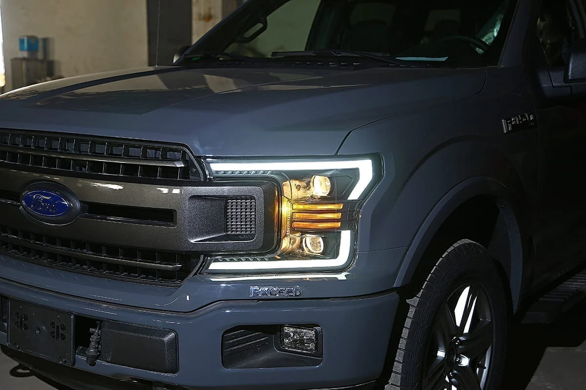 18-20 Ford F150 PRO-Series Halogen Projector Headlights Black - Image 8