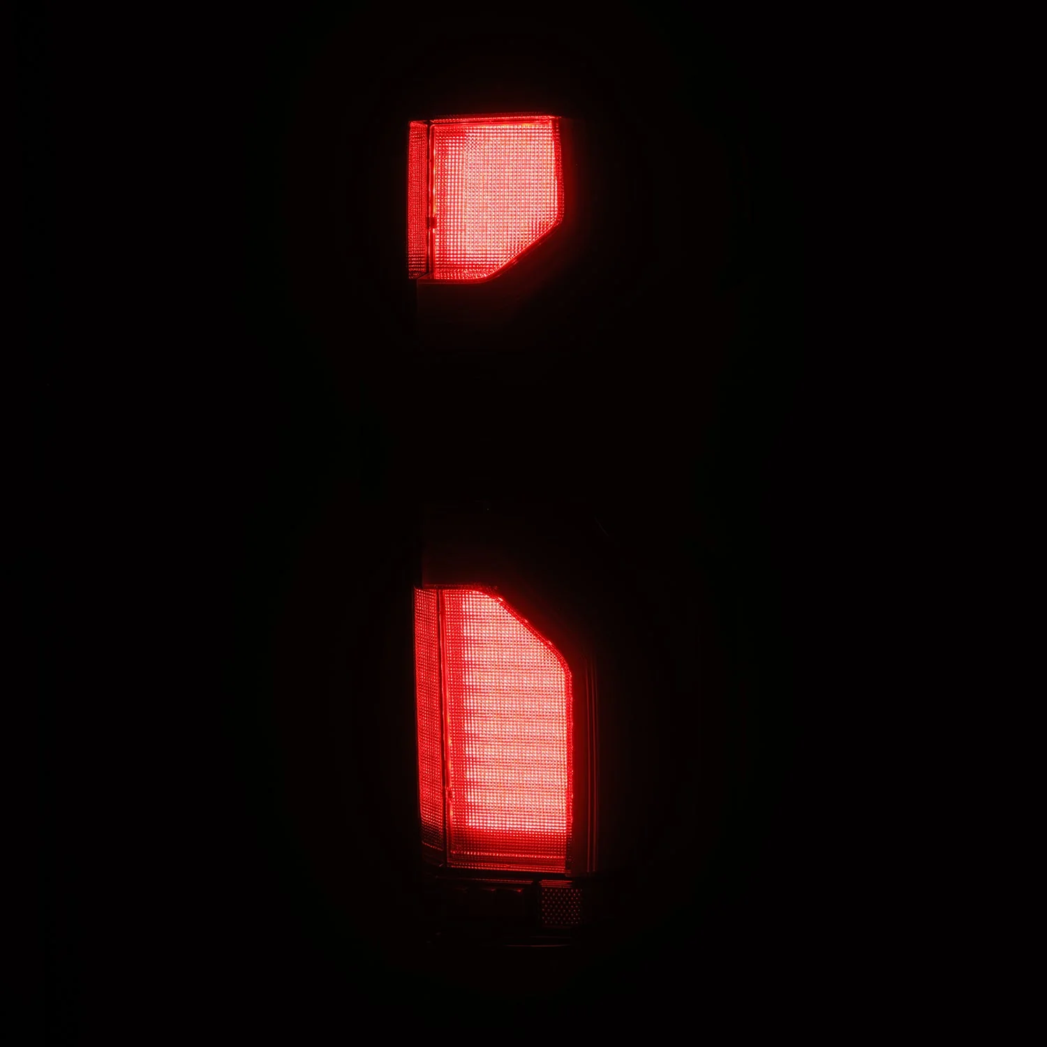 19-26 Chevrolet Silverado 1500 / 20-26 Silverado 2500HD/3500HD LUXX-Series LED Tail Lights Alpha-Black - Image 4