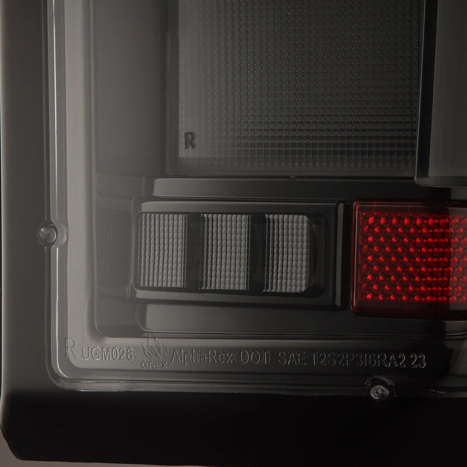 19-26 Chevrolet Silverado 1500 / 20-26 Silverado 2500HD/3500HD LUXX-Series LED Tail Lights Alpha-Black - Image 8