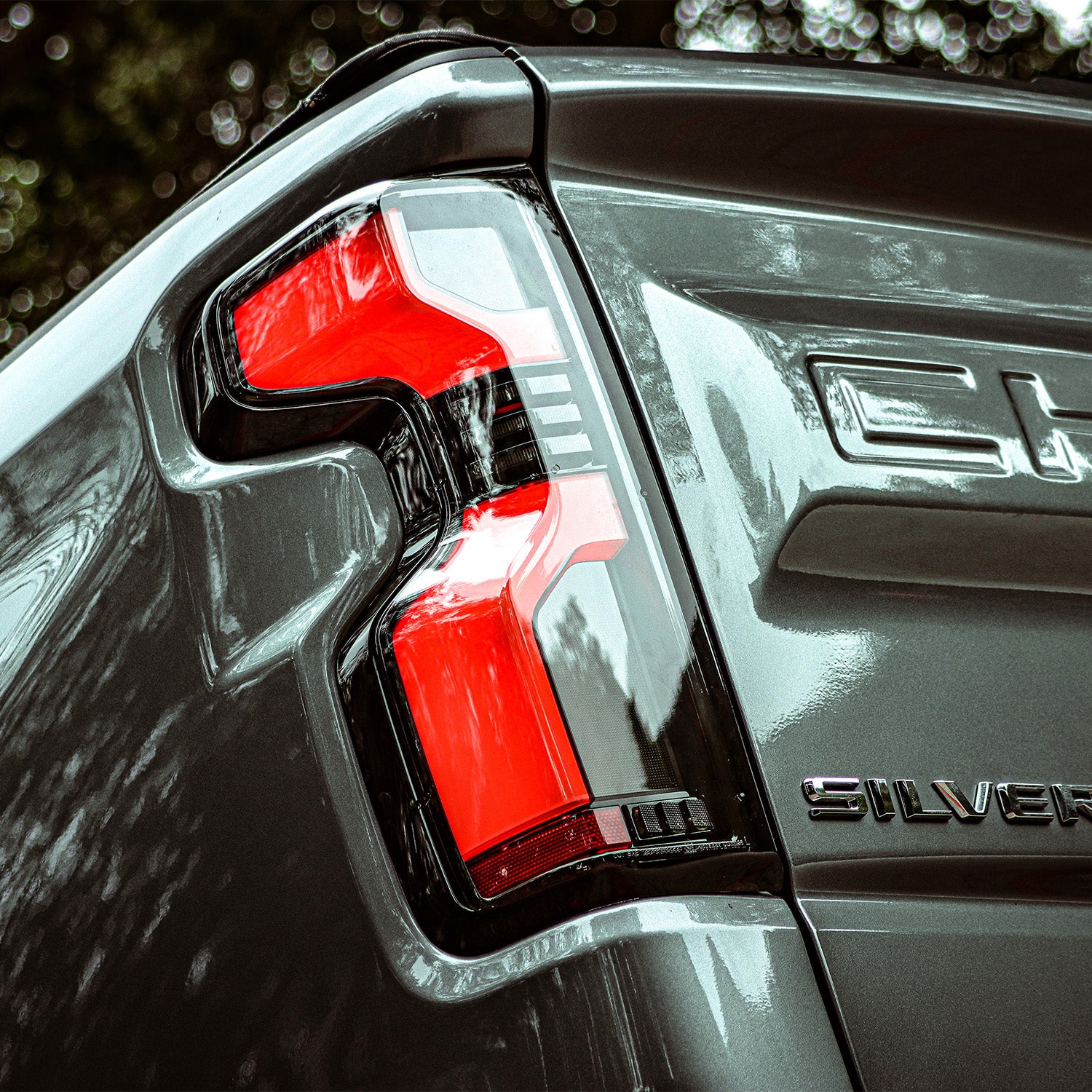 19-26 Chevrolet Silverado 1500 / 20-26 Silverado 2500HD/3500HD LUXX-Series LED Tail Lights Black Red - Image 10