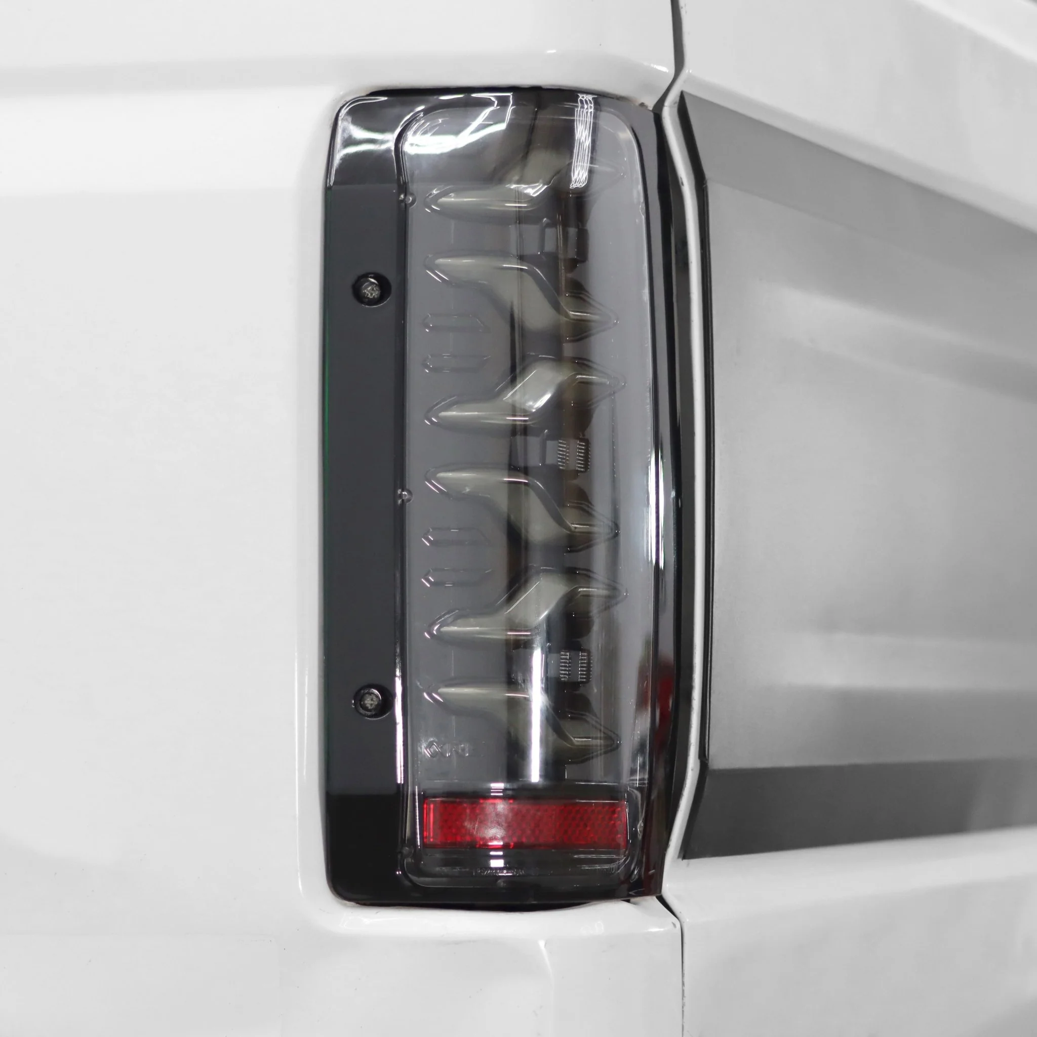 87-96 Ford F-Series/Bronco LUXX-Series LED Tail Lights Black Red - Image 7